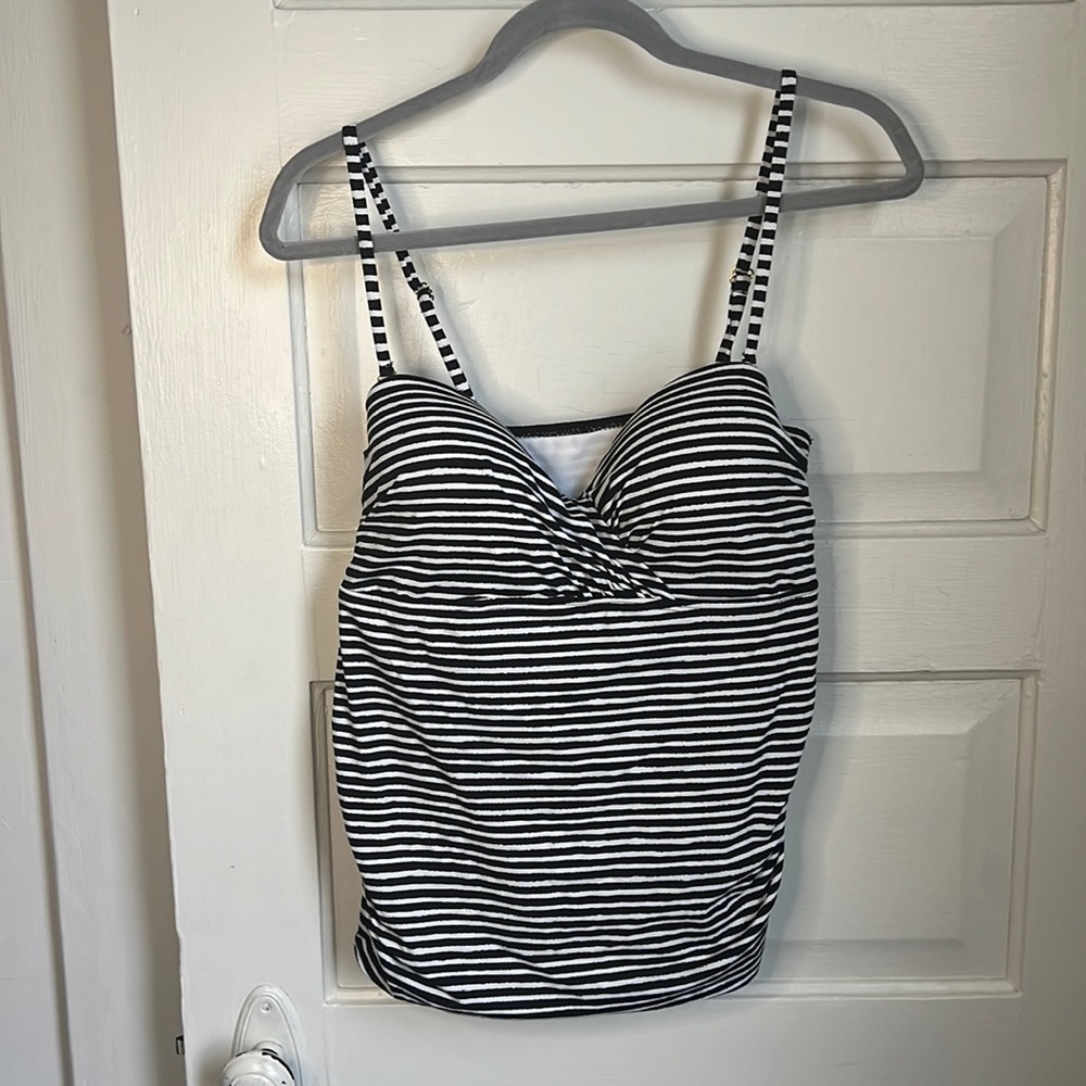 Apt 9 Underwire Swim Top